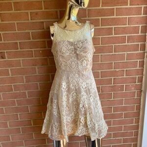 Gorgeous tan lace lined flowy forever 21 occasion dress